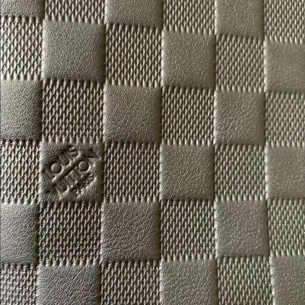 LV Mens Messenger Bag - Picture 3 of 6